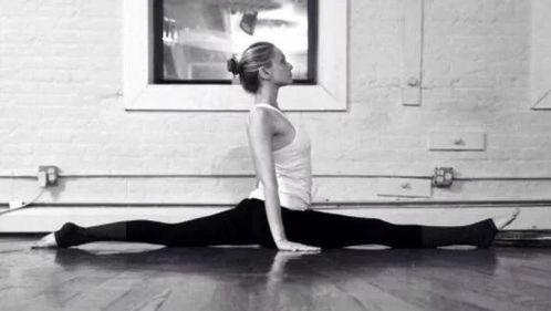 俄罗斯成人压腿视频,轻松掌握腿部柔韧性提升技巧