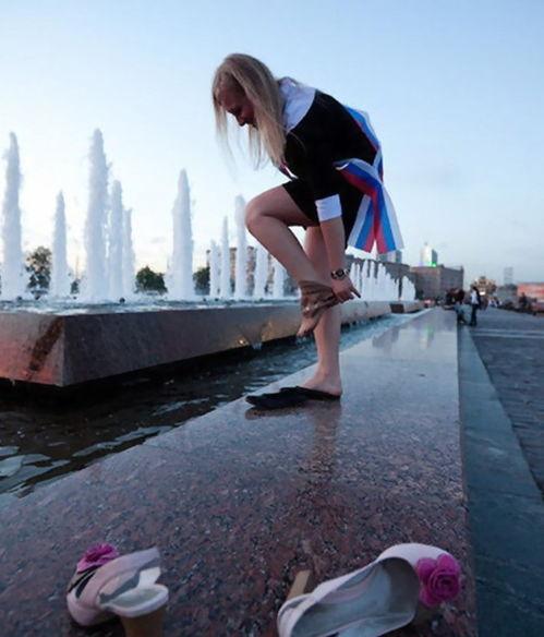 俄罗斯成人压腿视频,轻松掌握腿部柔韧性提升技巧