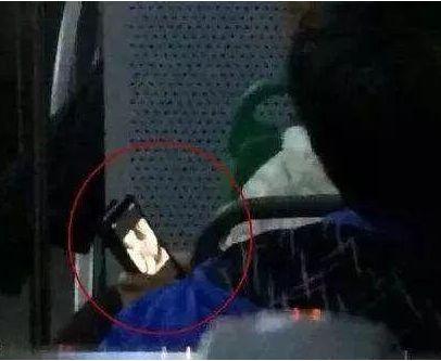 成人和小孩对视视频大全,温馨与童趣的视觉盛宴