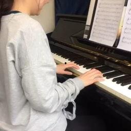 成人钢琴学生好帅吗视频,成人钢琴学生帅气瞬间