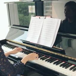 成人钢琴学生好帅吗视频,成人钢琴学生帅气瞬间